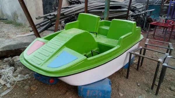 2 Seater Paddle Boat - Image 1